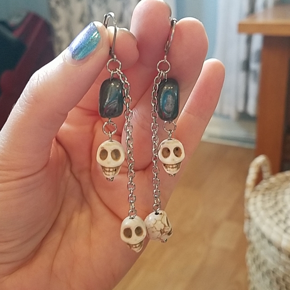 Hand Crafted Jewelry - Hematite Skull Chain Drop Staainless SteelEarrings